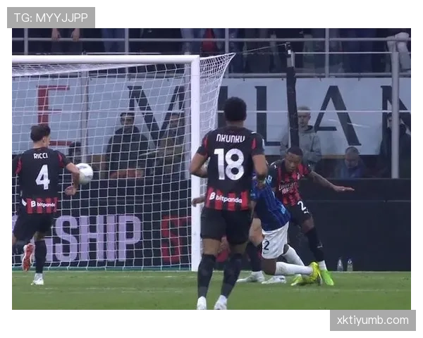 点球开踢时其他队员提前进入禁区，裁判该如何判罚？